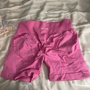 DFYNE Women's Vibrant Pink Impact Shorts 4.5”